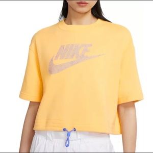 Women’s Nike crop top NWT MSRP $50